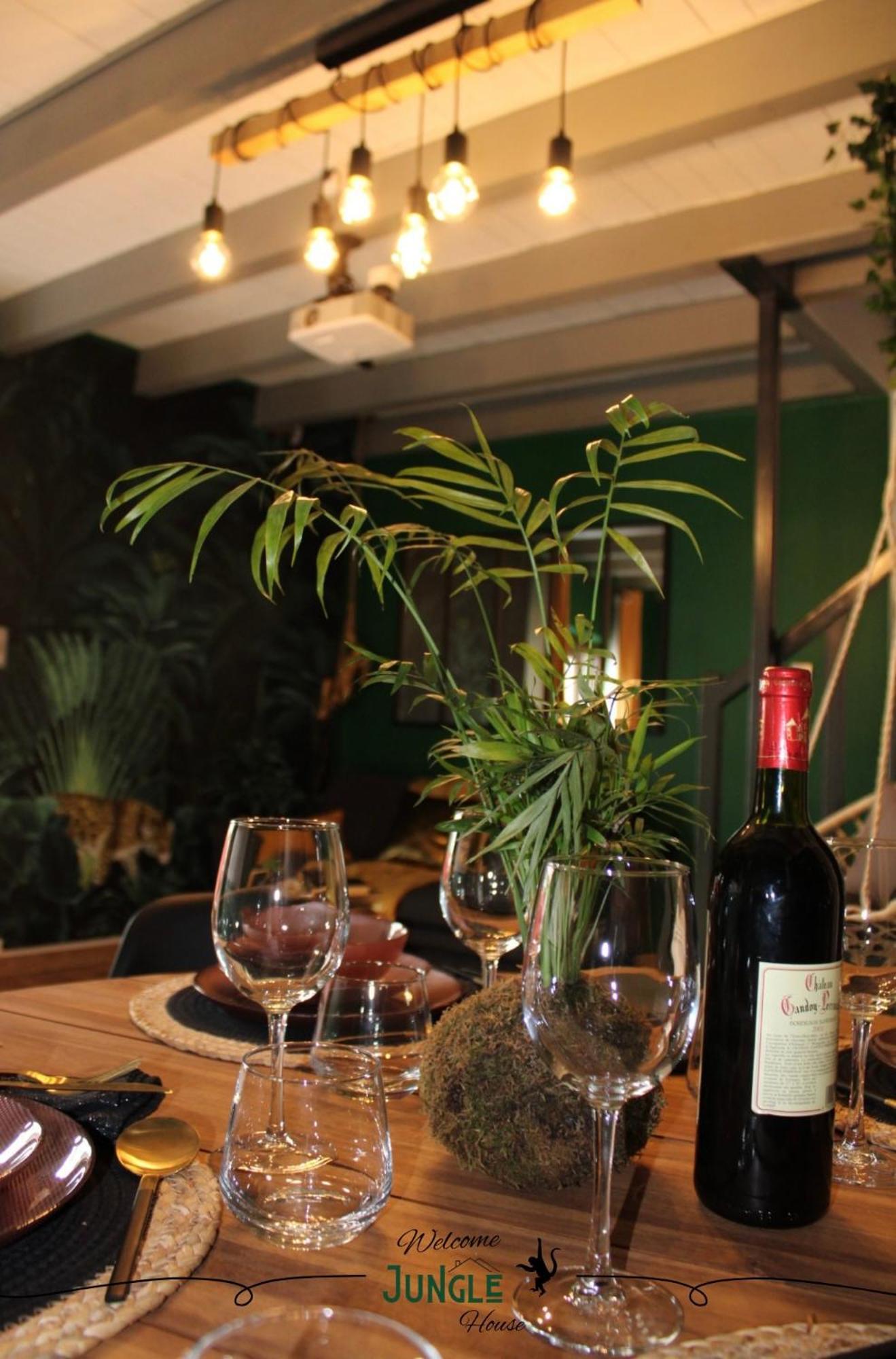Maison "Jungle House" 90 M2 Billard, Retroprojecteur, Bar A Jeux , Vinyle, Wifi Fibre, Ideal Pro & Famille A Montbrison Buitenkant foto