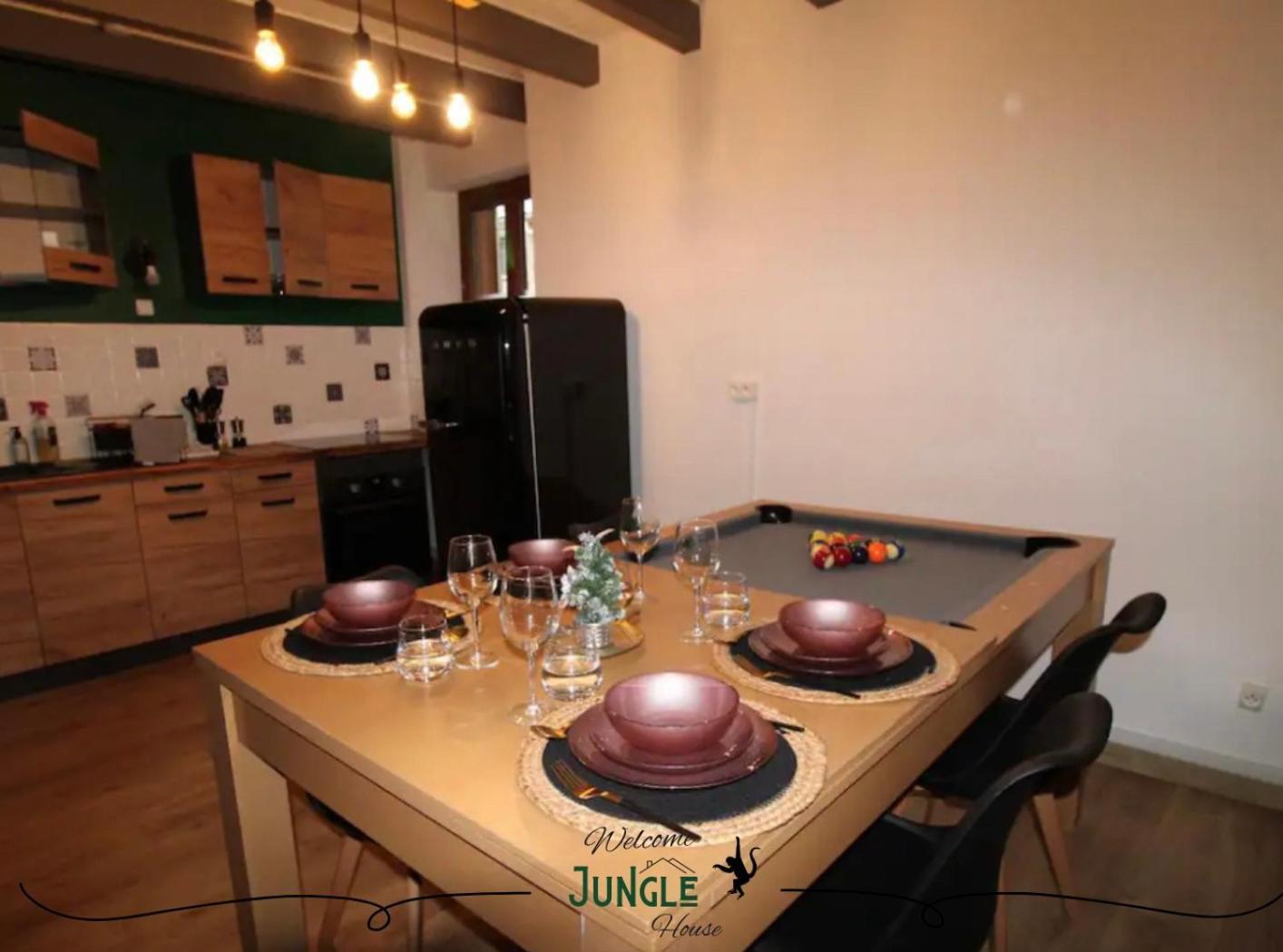 Maison "Jungle House" 90 M2 Billard, Retroprojecteur, Bar A Jeux , Vinyle, Wifi Fibre, Ideal Pro & Famille A Montbrison Buitenkant foto