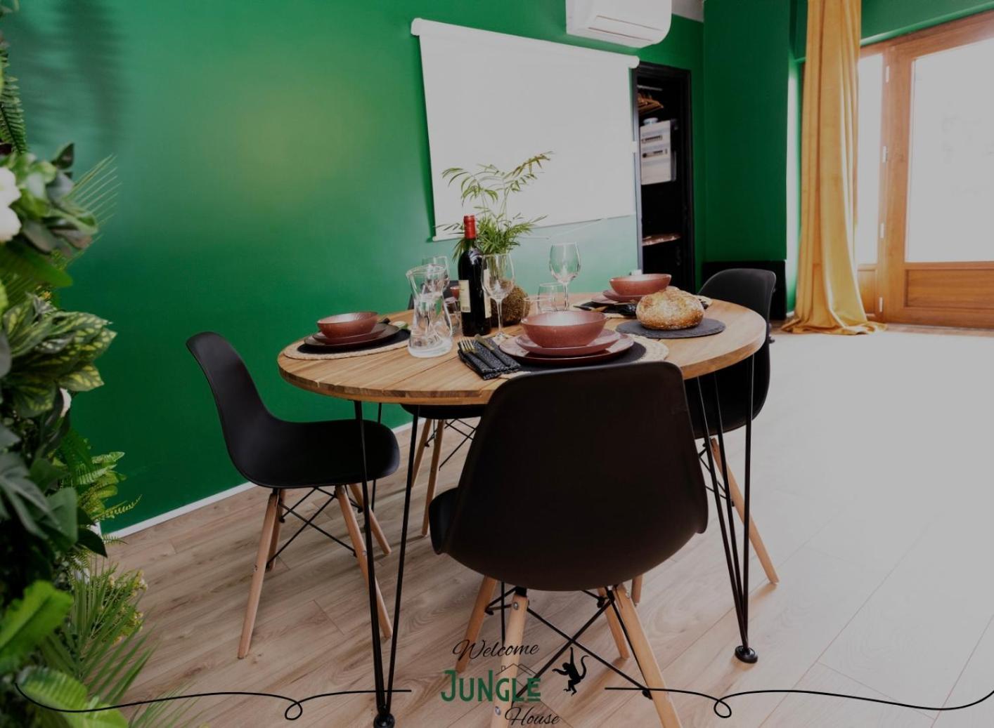 Maison "Jungle House" 90 M2 Billard, Retroprojecteur, Bar A Jeux , Vinyle, Wifi Fibre, Ideal Pro & Famille A Montbrison Buitenkant foto